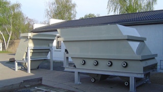 Schrägklärbehälter aus PP inkl. Stahlgestell